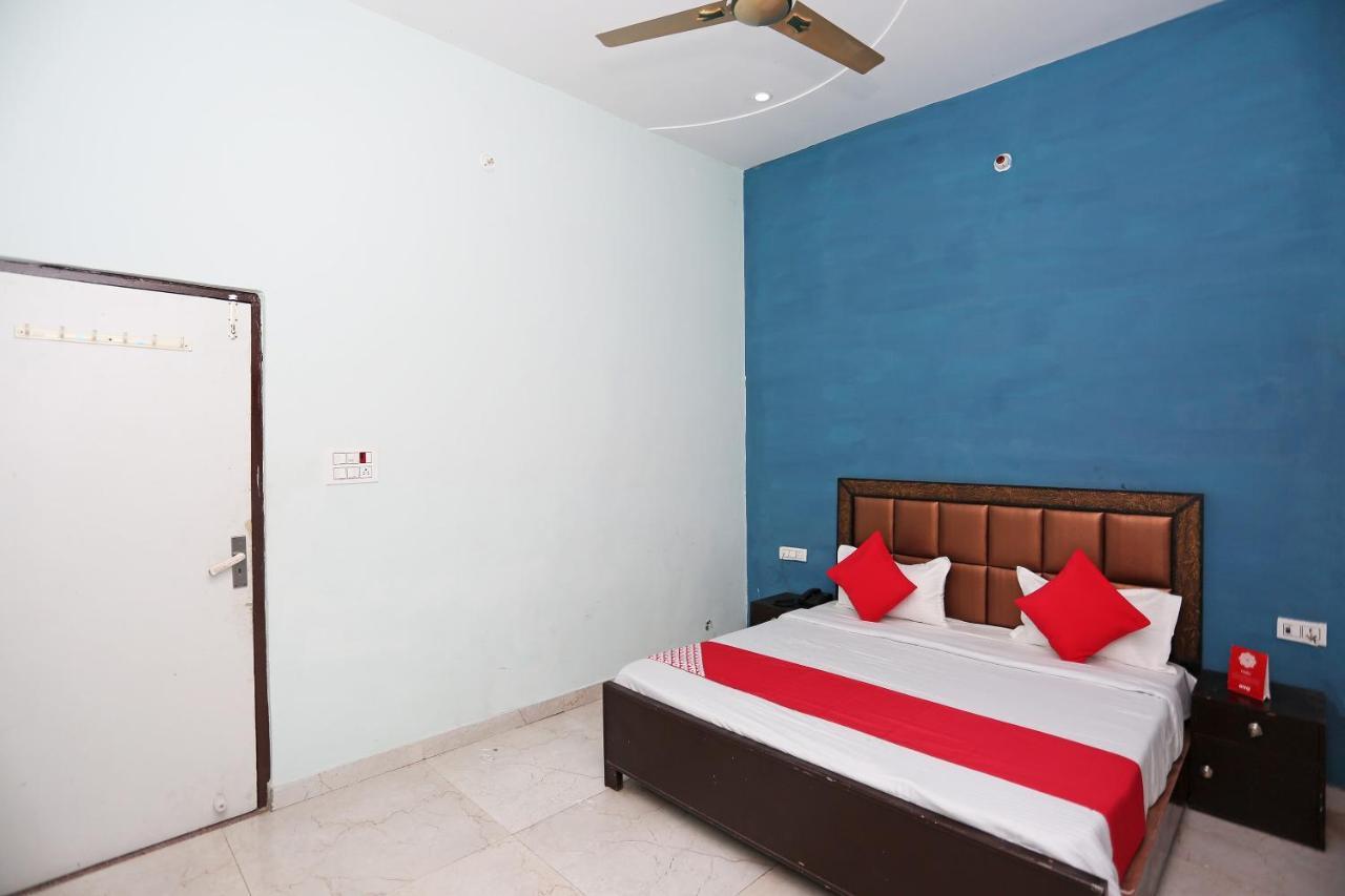 Oyo 29517 Hotel Barsana Palace Chhata Exteriér fotografie