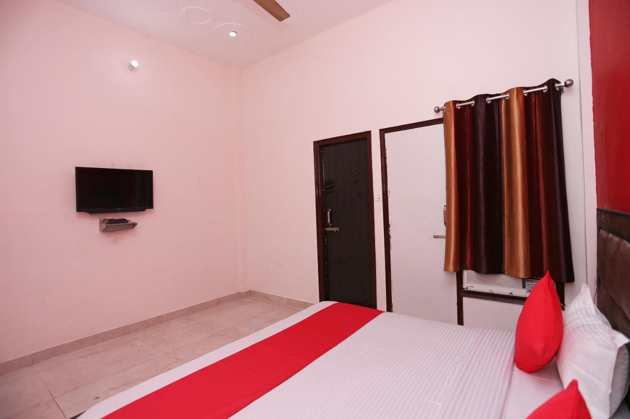 Oyo 29517 Hotel Barsana Palace Chhata Exteriér fotografie