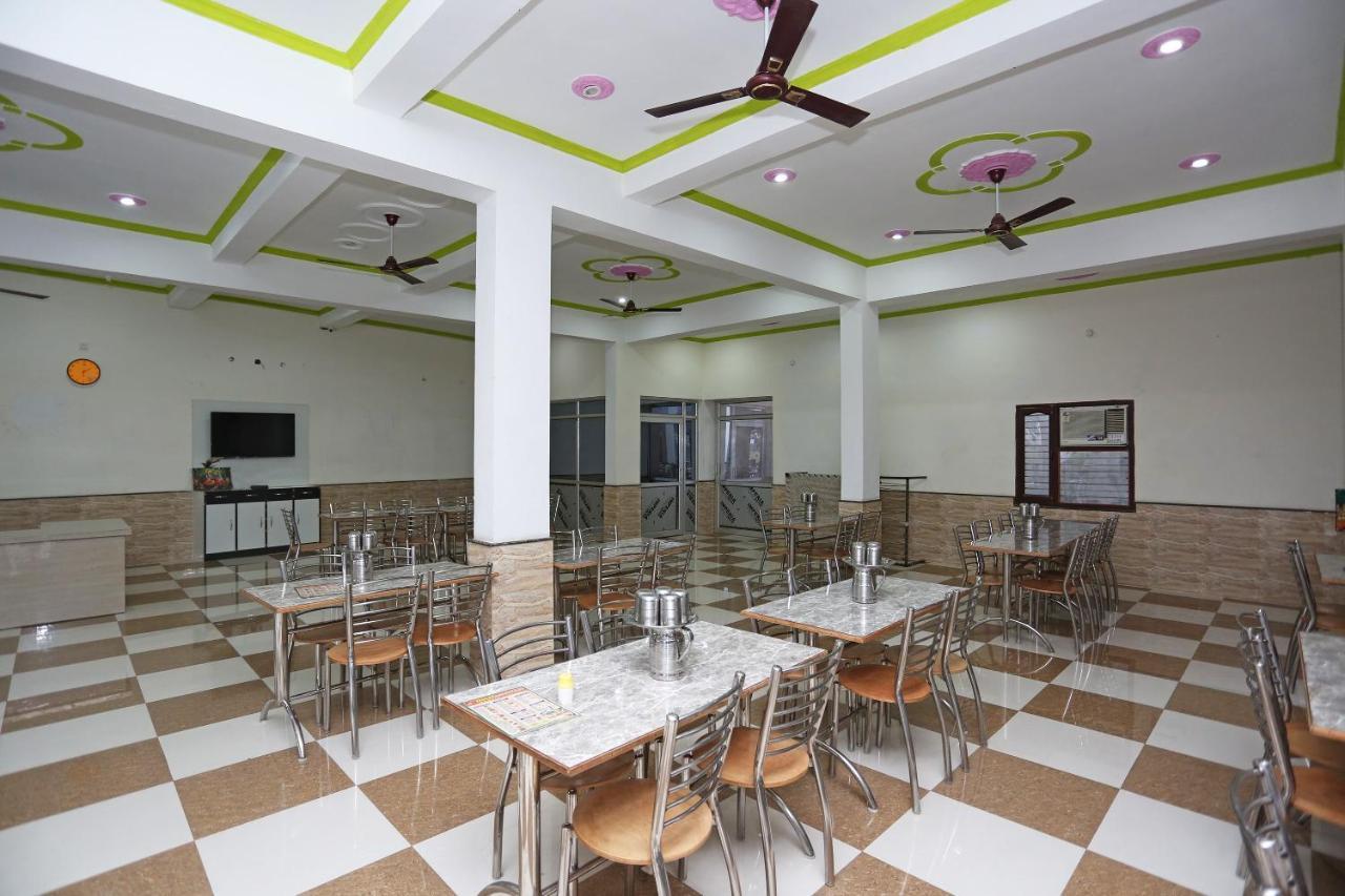 Oyo 29517 Hotel Barsana Palace Chhata Exteriér fotografie