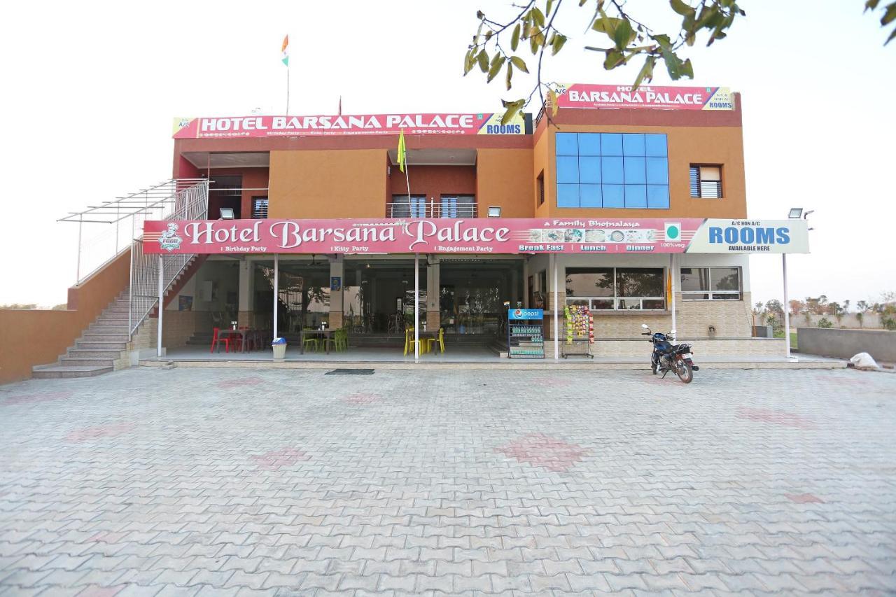 Oyo 29517 Hotel Barsana Palace Chhata Exteriér fotografie