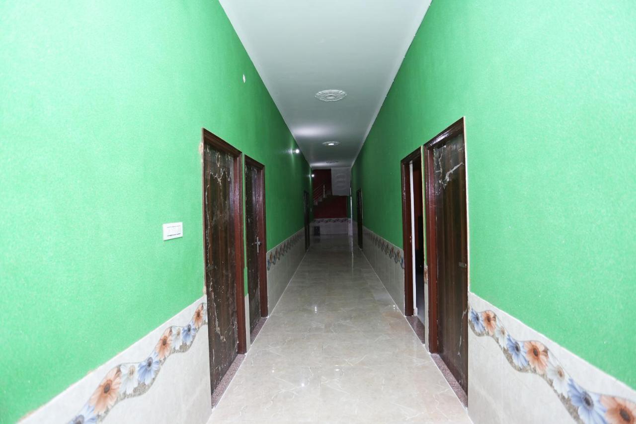 Oyo 29517 Hotel Barsana Palace Chhata Exteriér fotografie